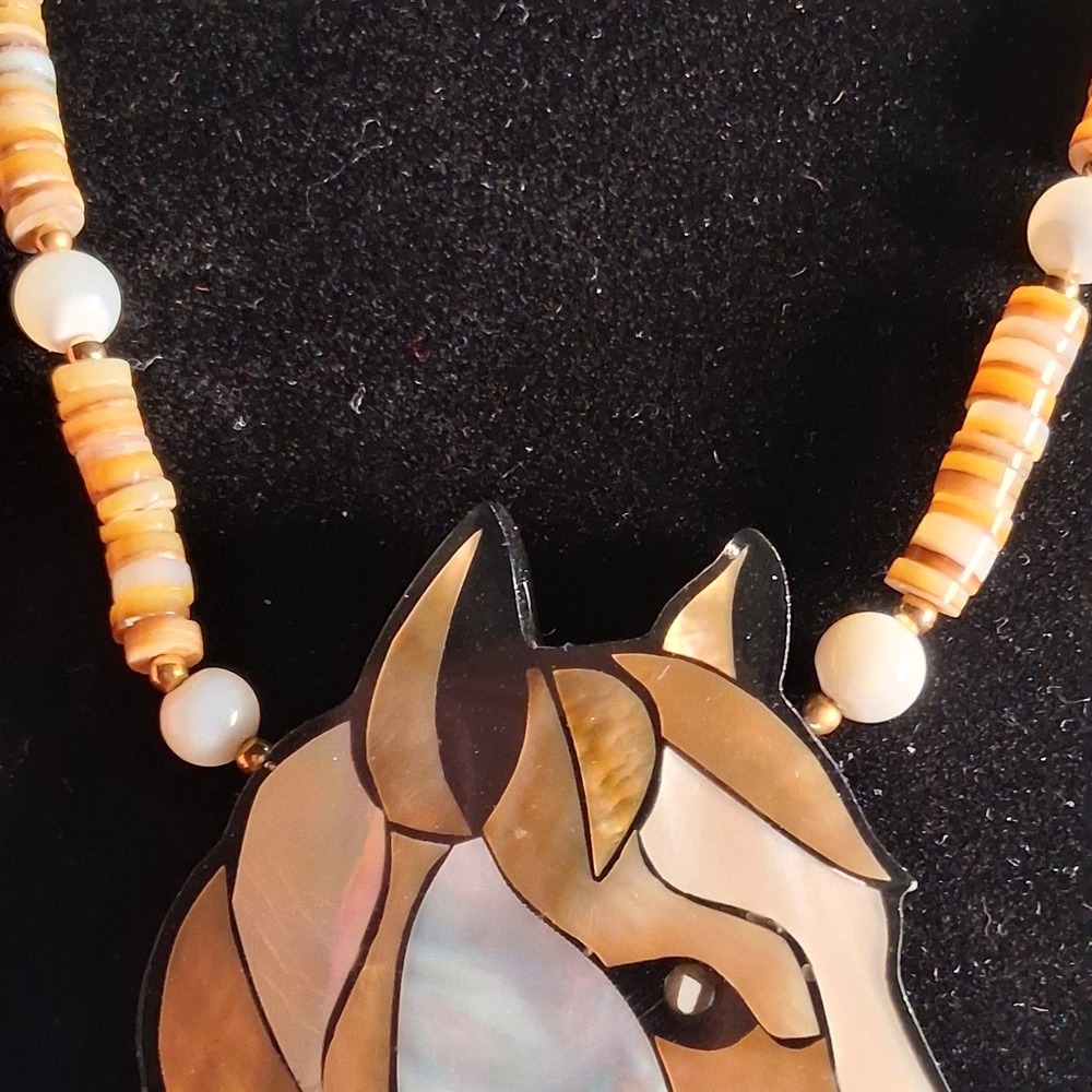 Vintage Mother of Pearl Abalone Shell Horse Head Inlay Necklace Heishe Beaded - Picture 4 of 10
